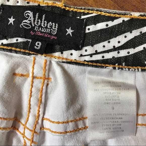 Abbey Dawn by Avril Lavigne white skinny jeans with embroidered star pockets - Picture 9 of 15